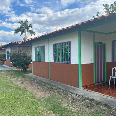 Hotel Campestre Manantial Del Quindio Montenegro Exterior foto